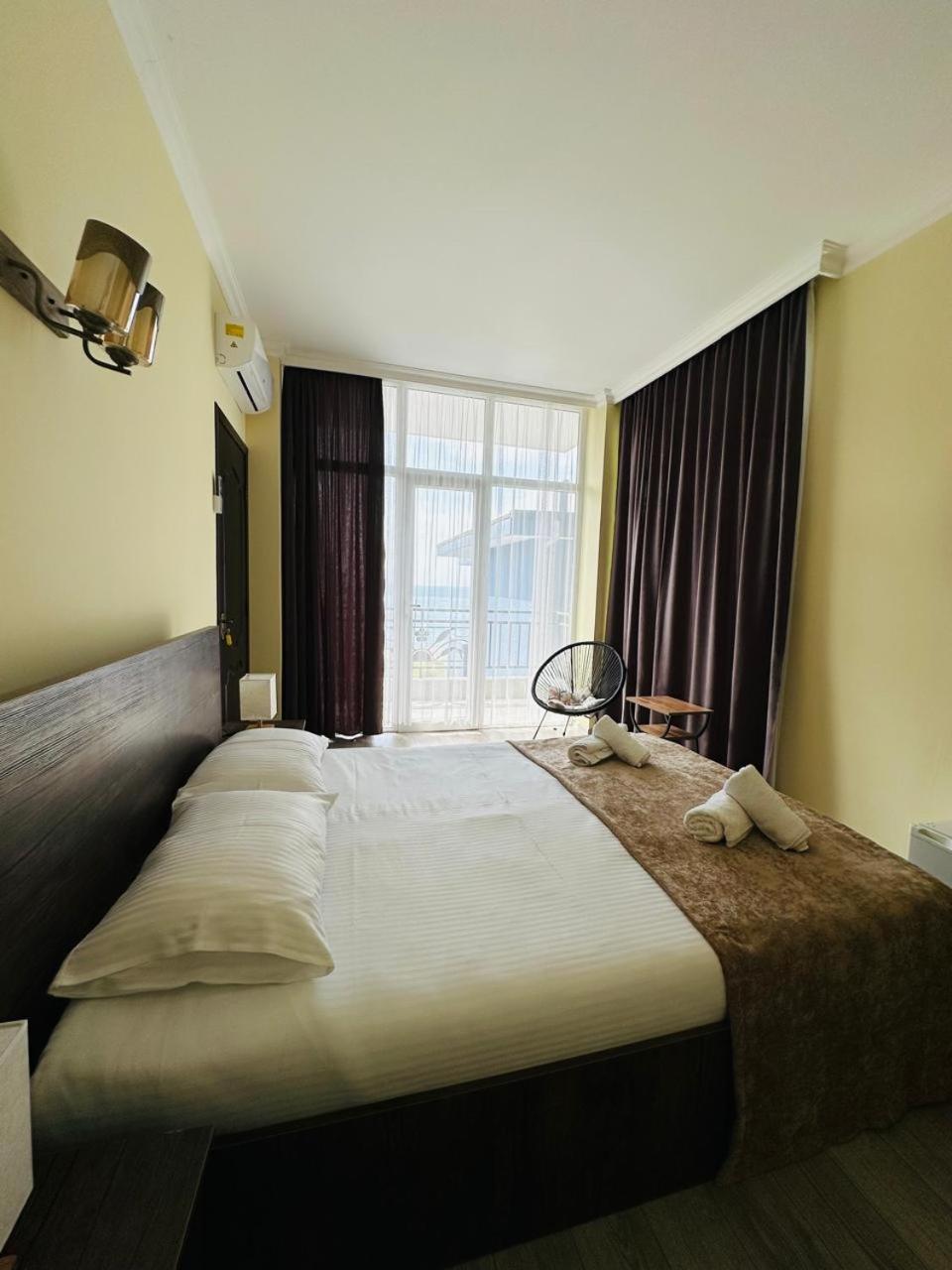 Woodsea Hotel Batumi Exterior photo